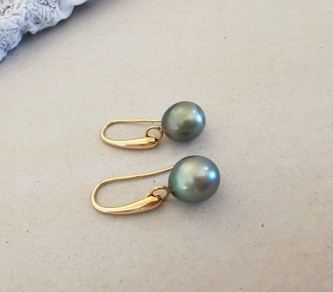 Boucles d'oreilles Pendantes / Perles de Tahiti / Or Jaune 18 K / 18 carats / (750°/°°)