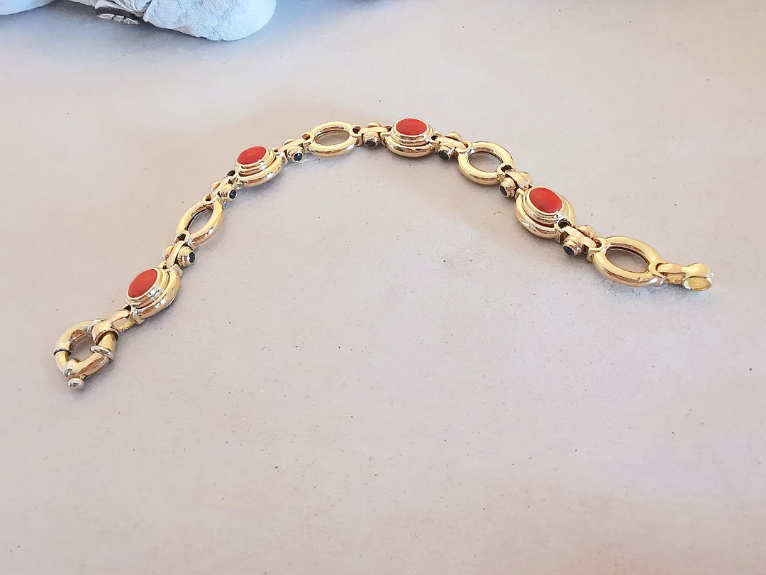 Bracelet / Gourmette / Corail / Saphirs / Or 18 K / 18 carats / (750°/°°)