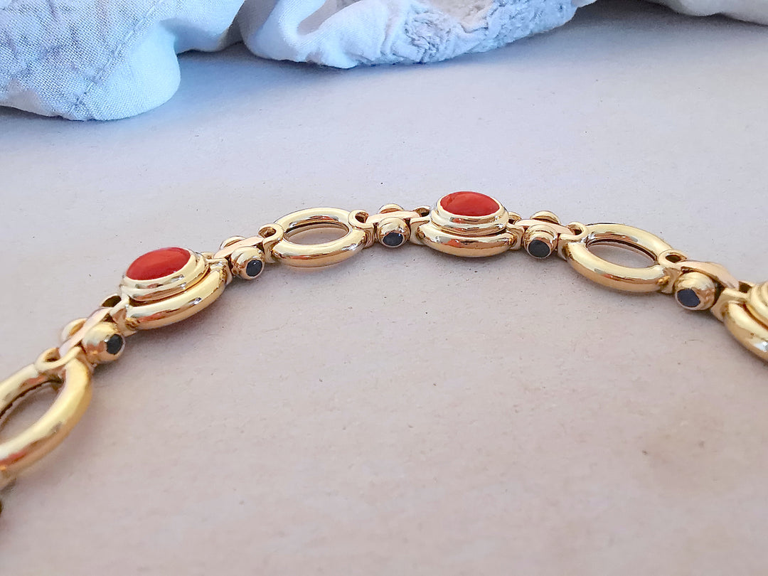 Bracelet / Gourmette / Corail / Saphirs / Or 18 K / 18 carats / (750°/°°)