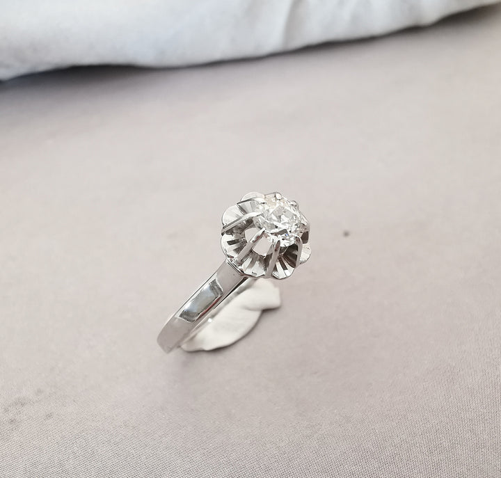 Bague Ancienne solitaire / Or Gris 18 K / Diamant taille ancienne 0,25 ct / (750°/°°) / 18 carats