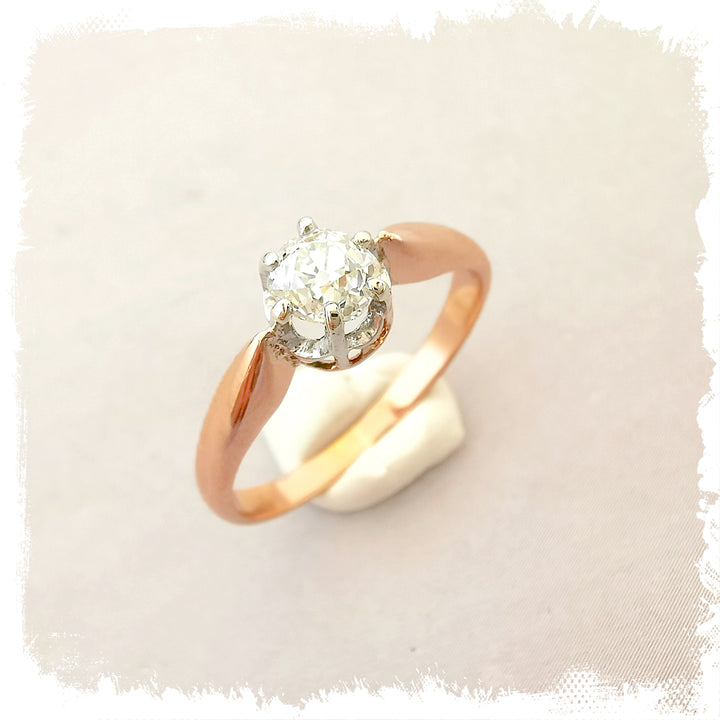 Bague Ancienne solitaire / Or Rose 18 K et Platine / Diamant taille ancienne 0,20 ct / 750/ 18 carats