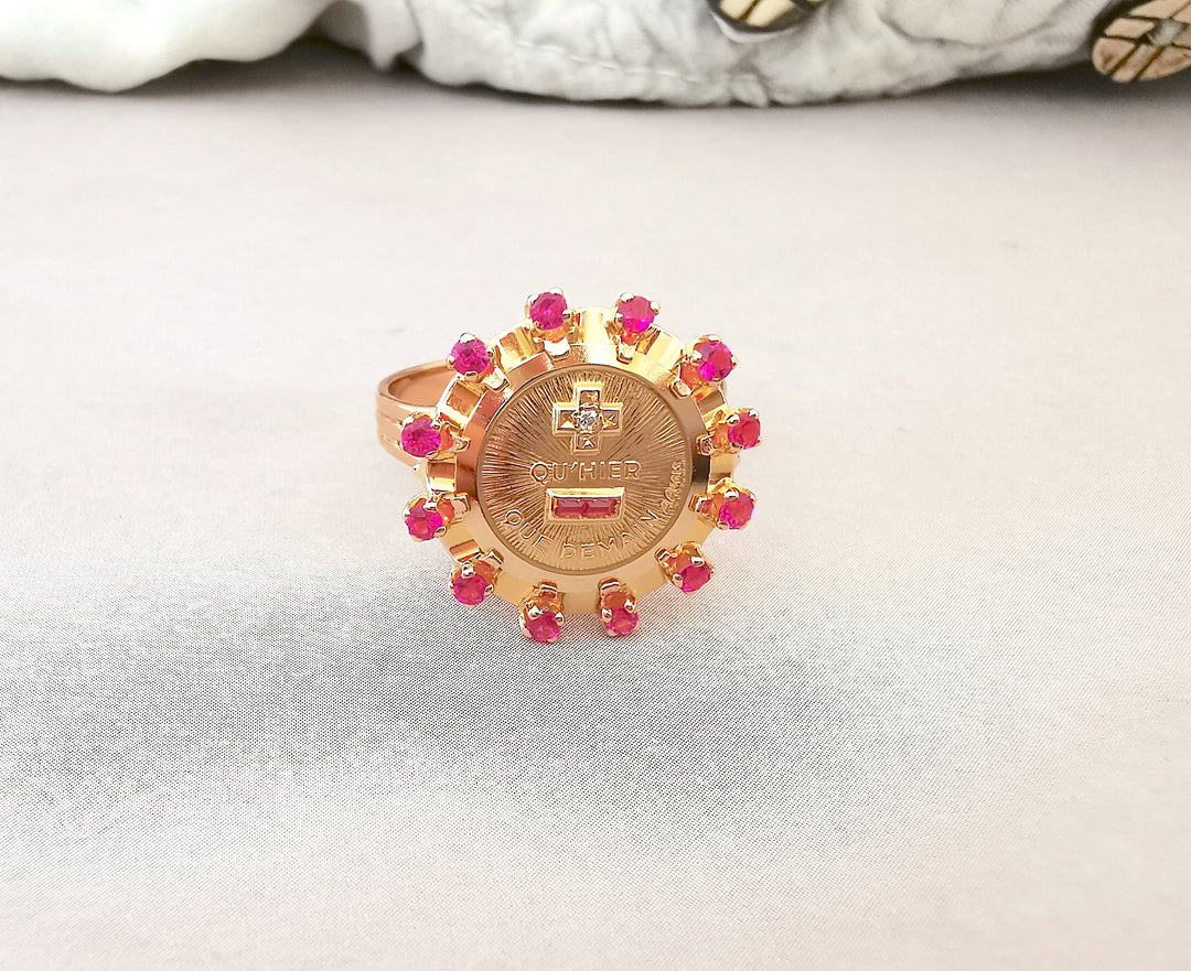 Bague AUGIS / Médaille d'amour / Rubis / Diamant / Or 18 K / 18 carats / (750°/°°)