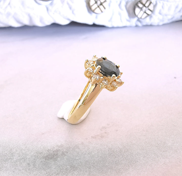 Bague Marguerite / Saphir / Diamants / Or 18 K / 18 carats / (750°/°°)