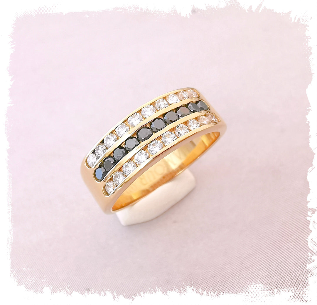 Bague Jonc / Saphirs / Diamants / Or 18 K / 18 carats / (750°/°°)