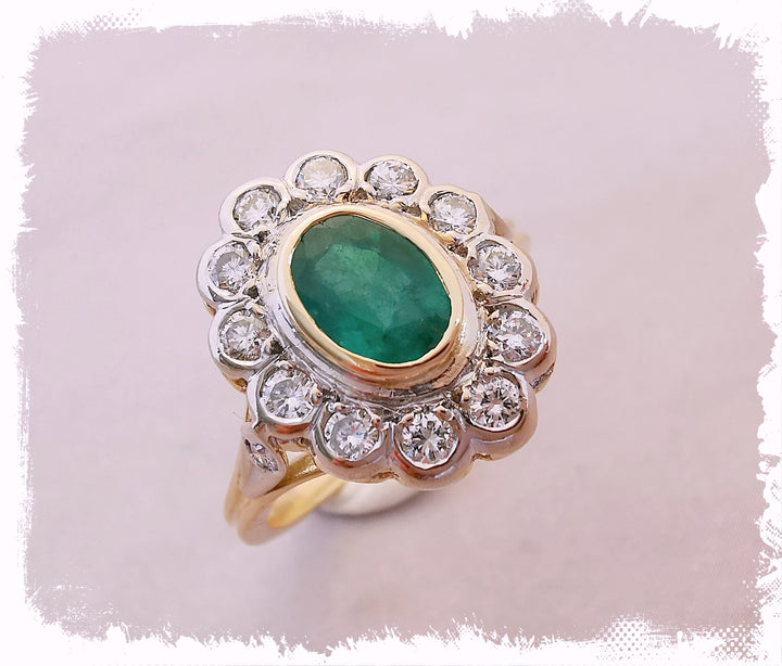 Bague "Marguerite" / Emeraude / Diamants / Or 18 K / (750°/°°) / 18 carats
