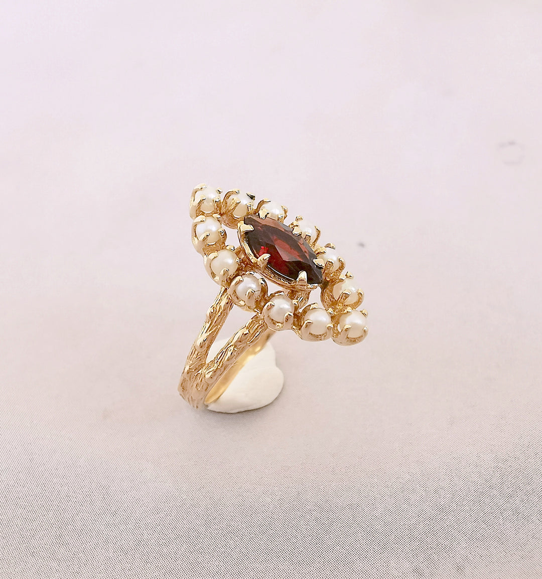 Bague Marquise / Grenat / Perles de culture / Or Jaune 18 K / (750°/°°) / 18 carats