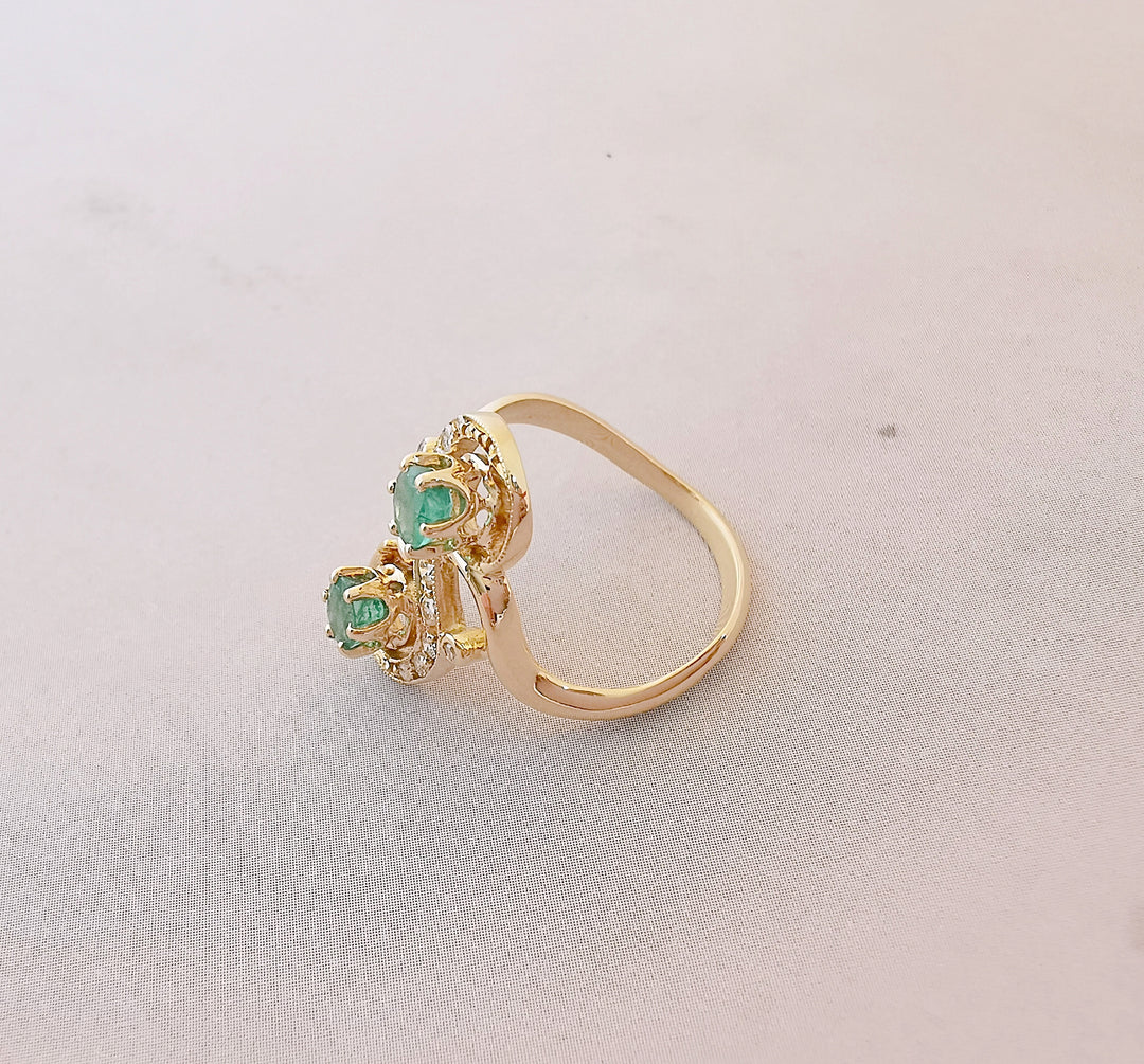 Bague " Toi et Moi " / Emeraudes / Diamants / Or Jaune 18 K / 18 carats / (750°/°°)