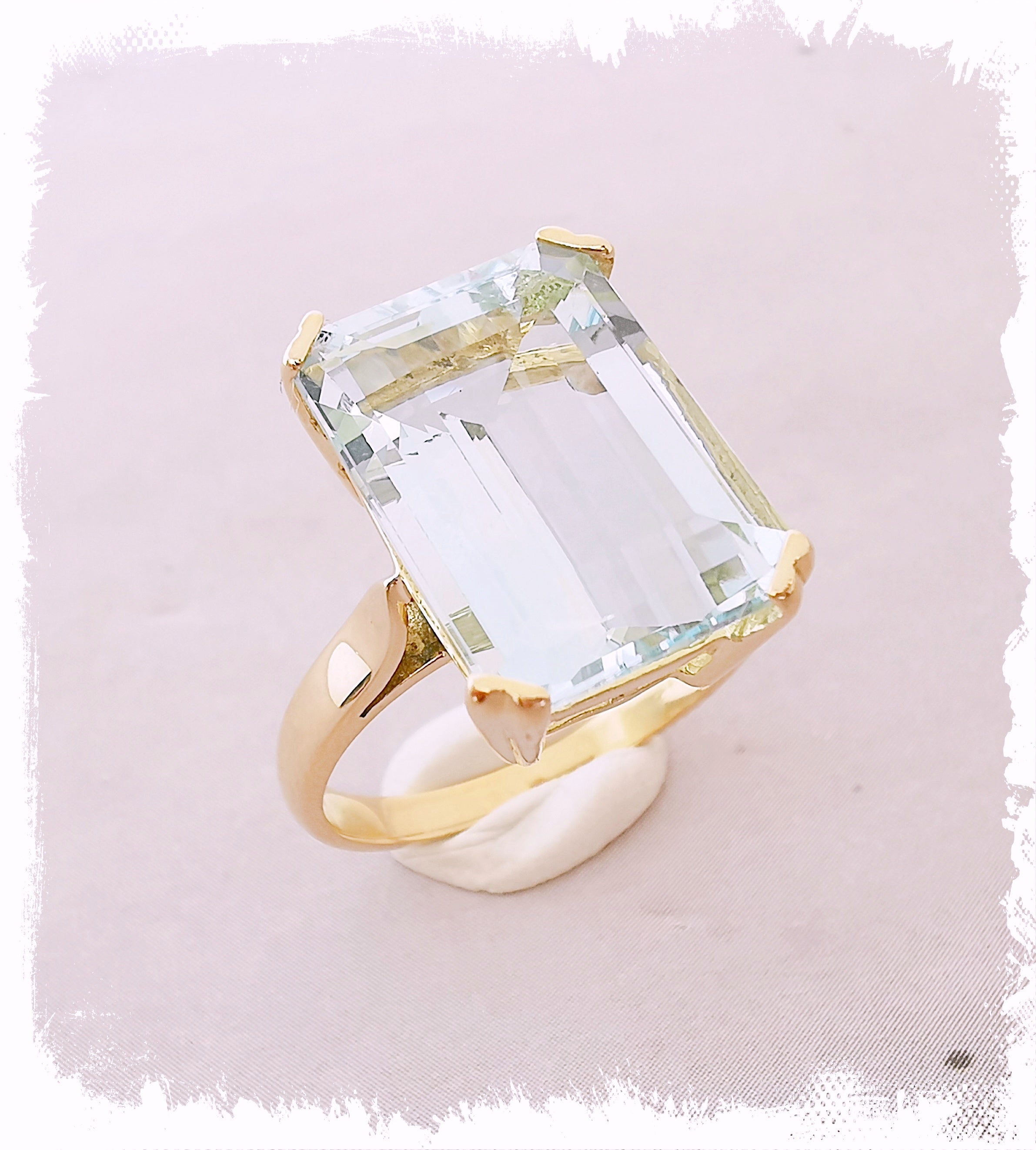 Bague Aigue marine Rectangulaire a pans coupes Or Jaune 18 K 750 VALORDIAMS