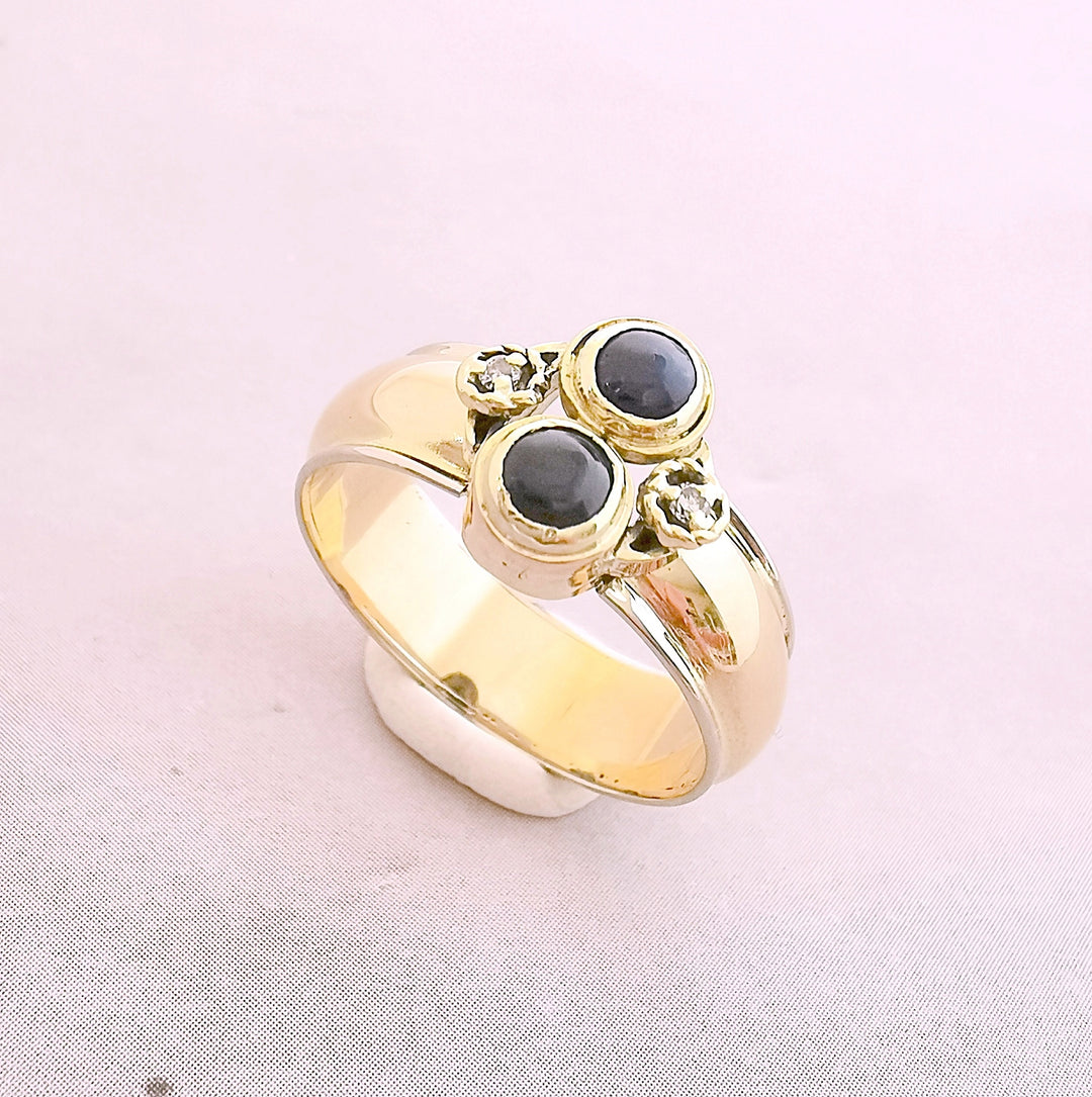 Bague Vintage Saphirs en cabochon / Diamants / Or 18 K / (750°/°°) / 18 carats