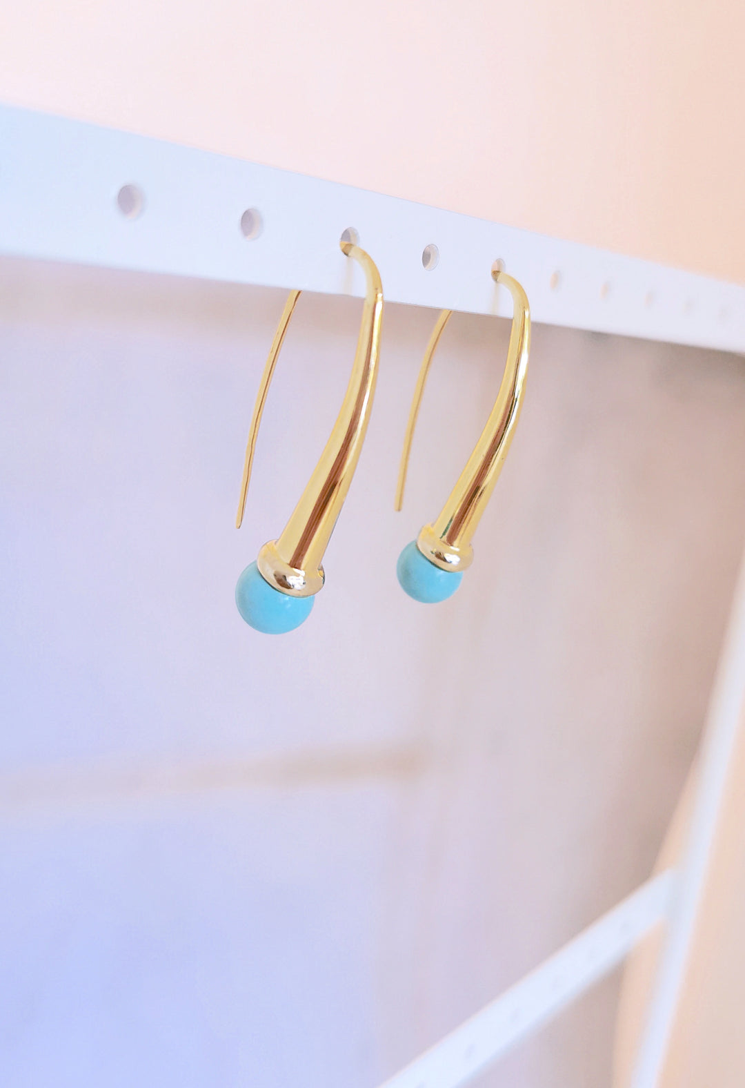 Boucles d'oreilles pendantes Or Jaune 18 K / Perles de Turquoise / 18 carats / (750°/°°)