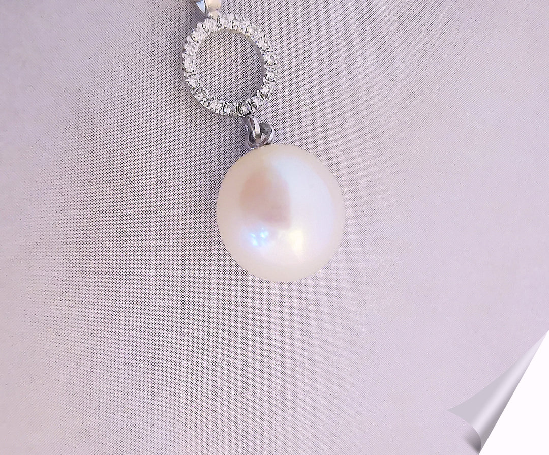 Pendentif Perle de Culture Ø 10 mm - Diamants - Monture Or Blanc 18 K (750°/°°) 18 carats