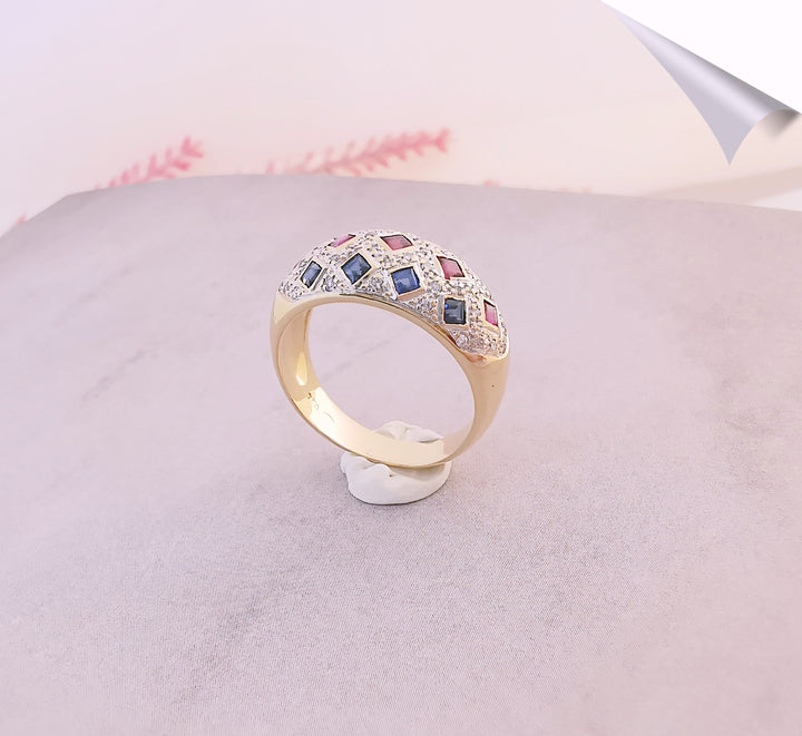 Bague Jonc Arlequin / Emeraudes / Rubis / Saphirs / Diamants / Or 18 K / 18 carats / (750°/°°)