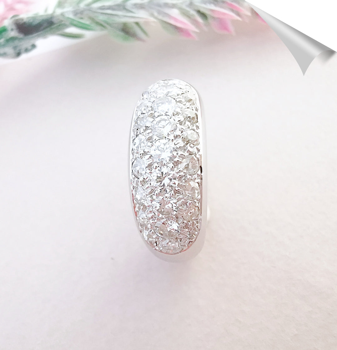 Bague Jonc bombé / Diamants 1,54 ct / 11,75 gr / Or 18 K / (750°/°°) / 18 carats