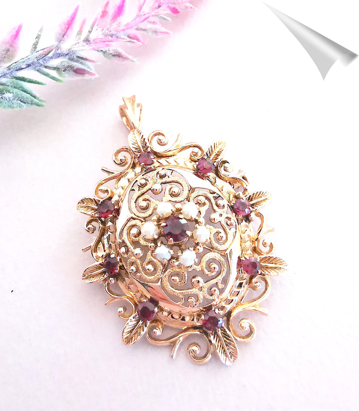 Pendentif - Broche / Grenats / Perles de culture / Or Jaune 18 K / (750°/°°) / 18 carats