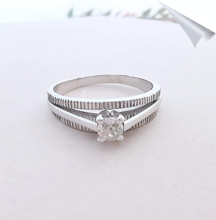 Bague Ancienne solitaire - Diamant taille ancienne 0,15 ct Or gris 18 K (750°/°°) 18 carats