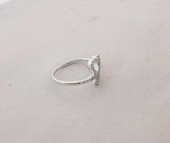 photo bague femme en coeur et diamants or blanc 18K