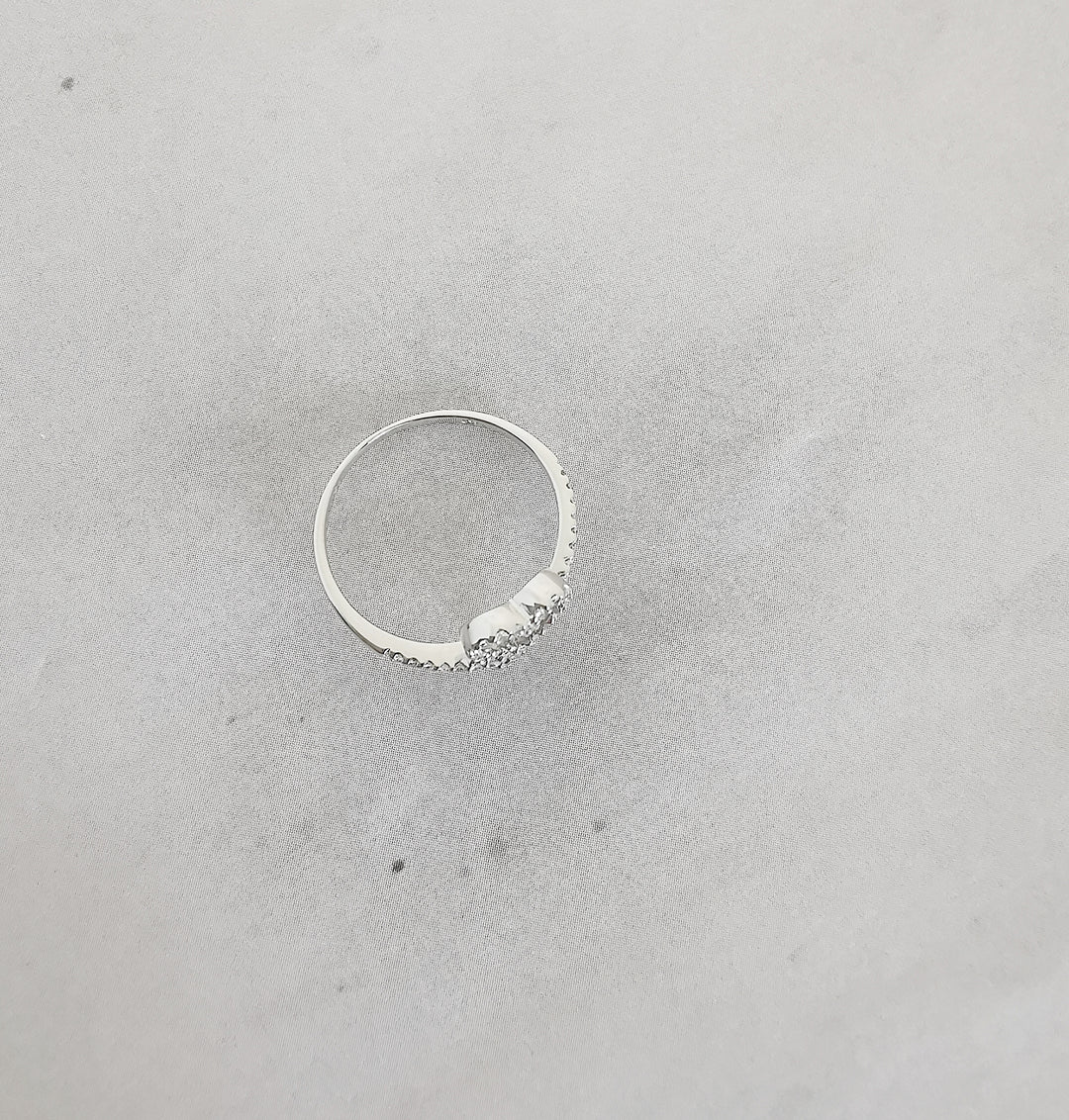 photo détaillée joaillerie femme bague diamants