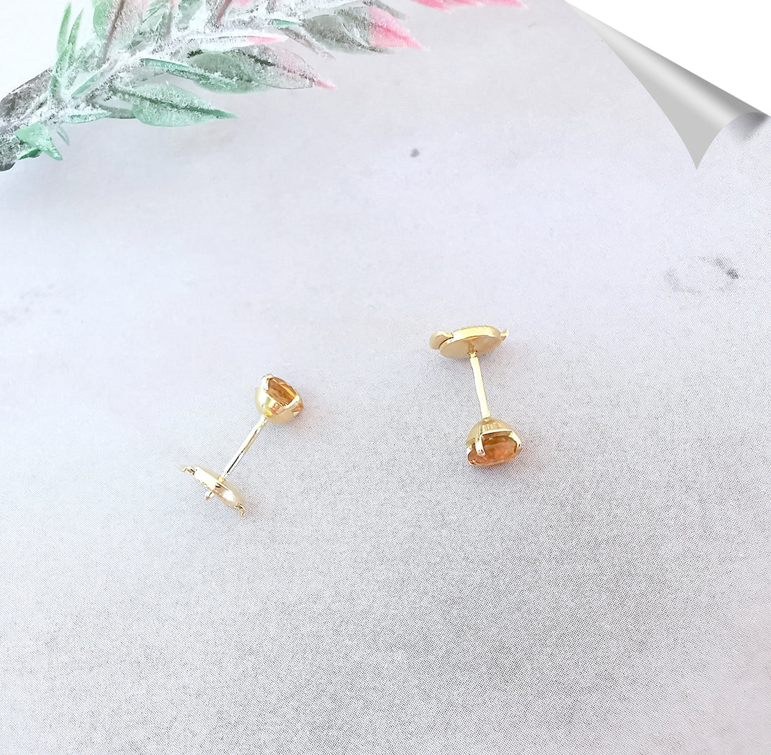 photo détaillée joaillerie francaise  puces d'oreilles  en Or Jaune 18 K – Citrines rondes facettées